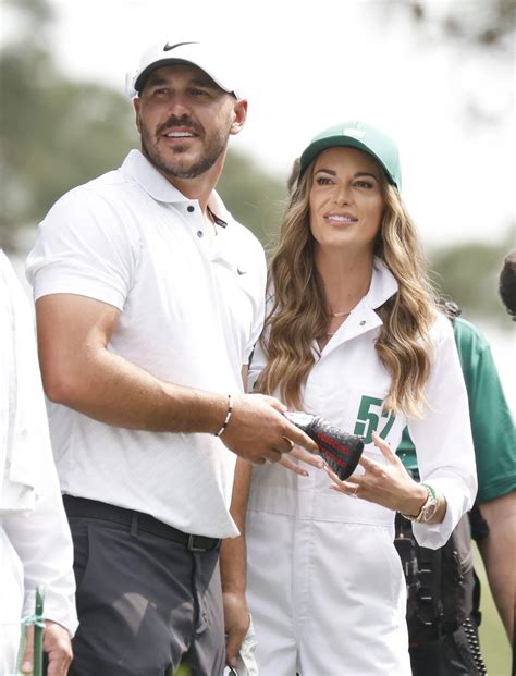 jena sims koepka|Jena Sims: Brooks Koepka’s wife Jena Sims reveals。